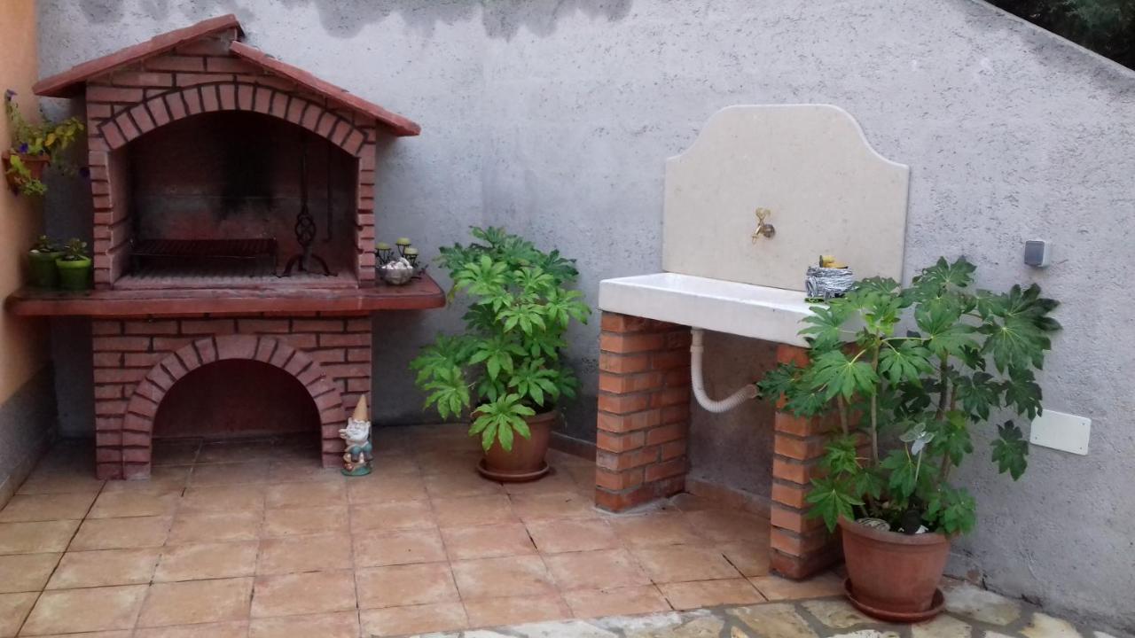 Holiday Home Izabela Krsan Экстерьер фото